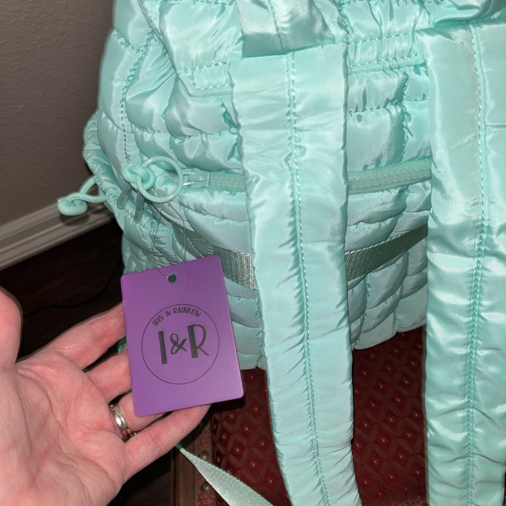Mint Green Puff Travel Bag Set by Iris & Rainbow - Picture 5 of 11